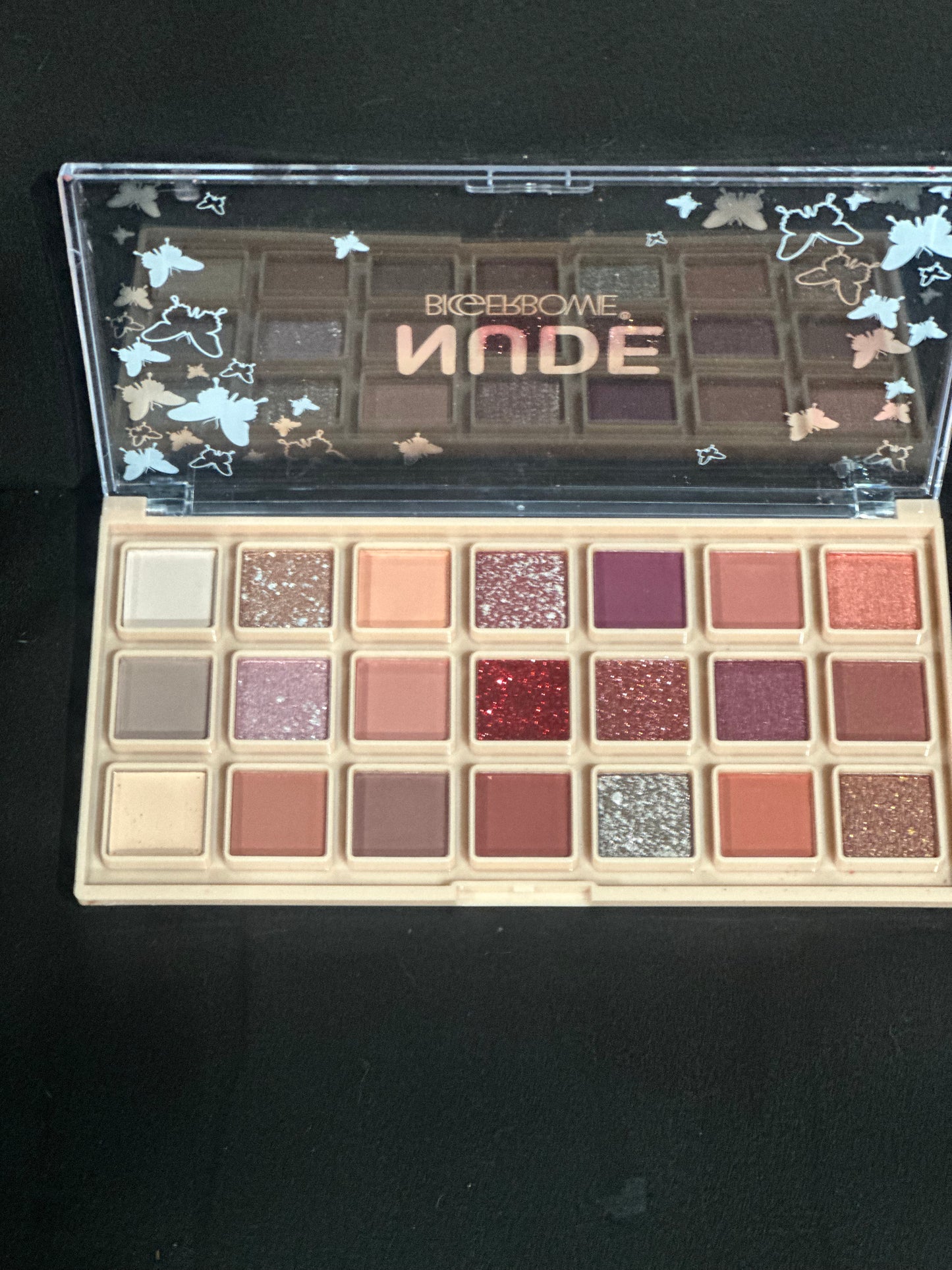 Nude eyeshadow palette